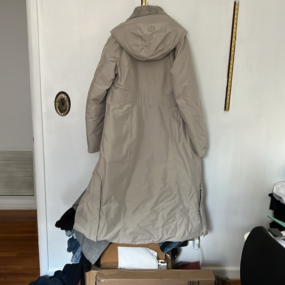 Lululemon snow warrior down parka long size 8 raw linen - Picture 10 of 12